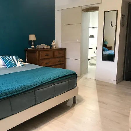 - La Forge De Bed & Breakfast 3*